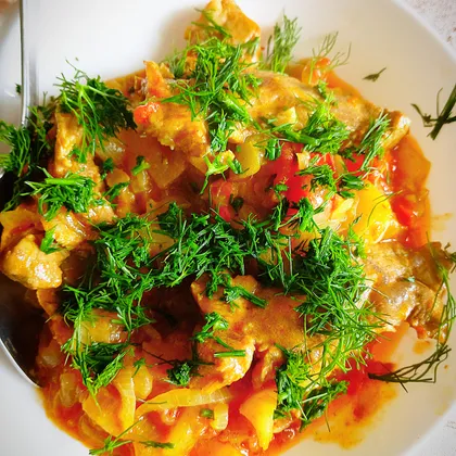 Свинина с помидорами и яблоками