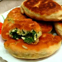 Пирожки с рисом, яйцом, зеленью