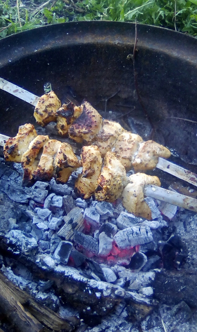 Куриный шашлык, в маринаде из киви