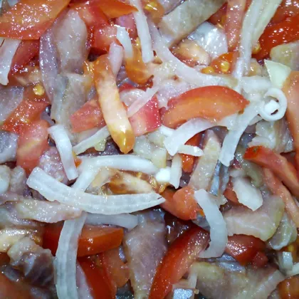 Салат с красной рыбой «Амурский»