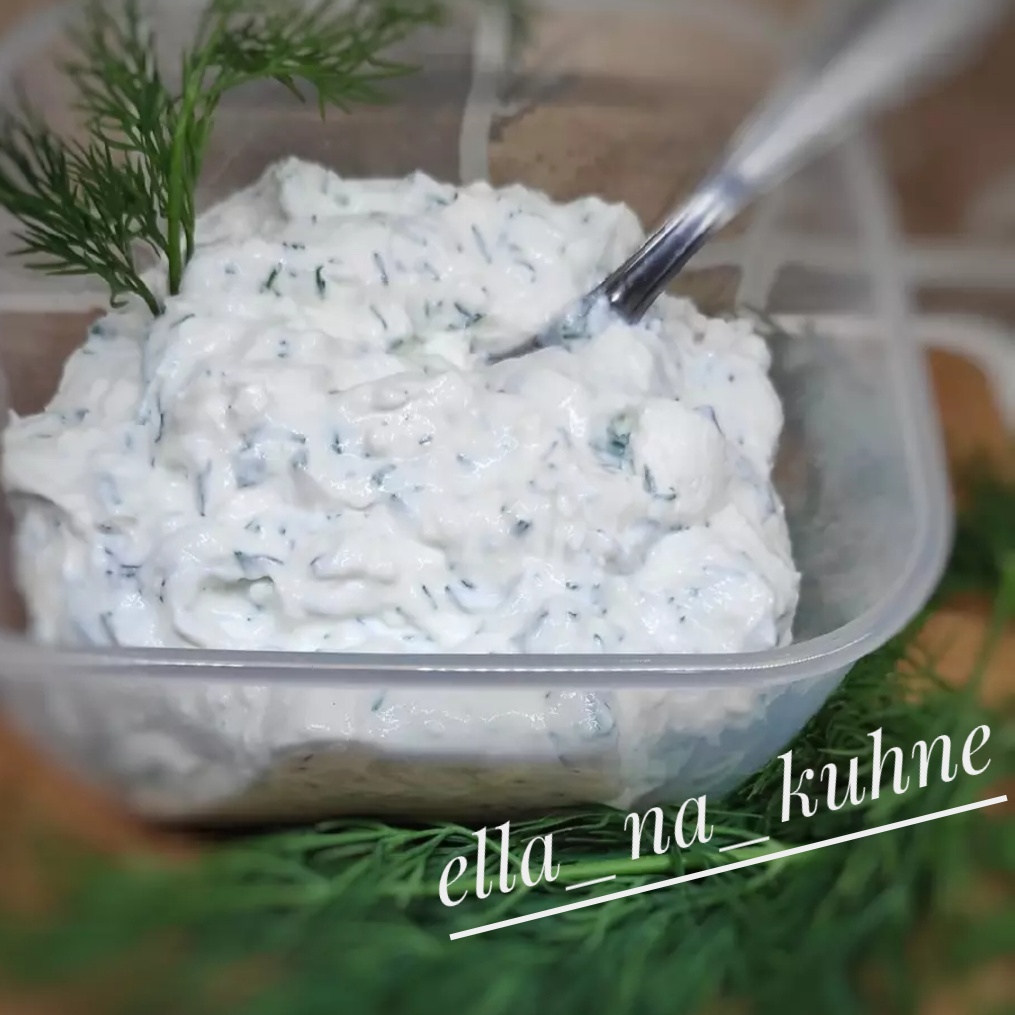 Творожный сыр с зеленью из кефира