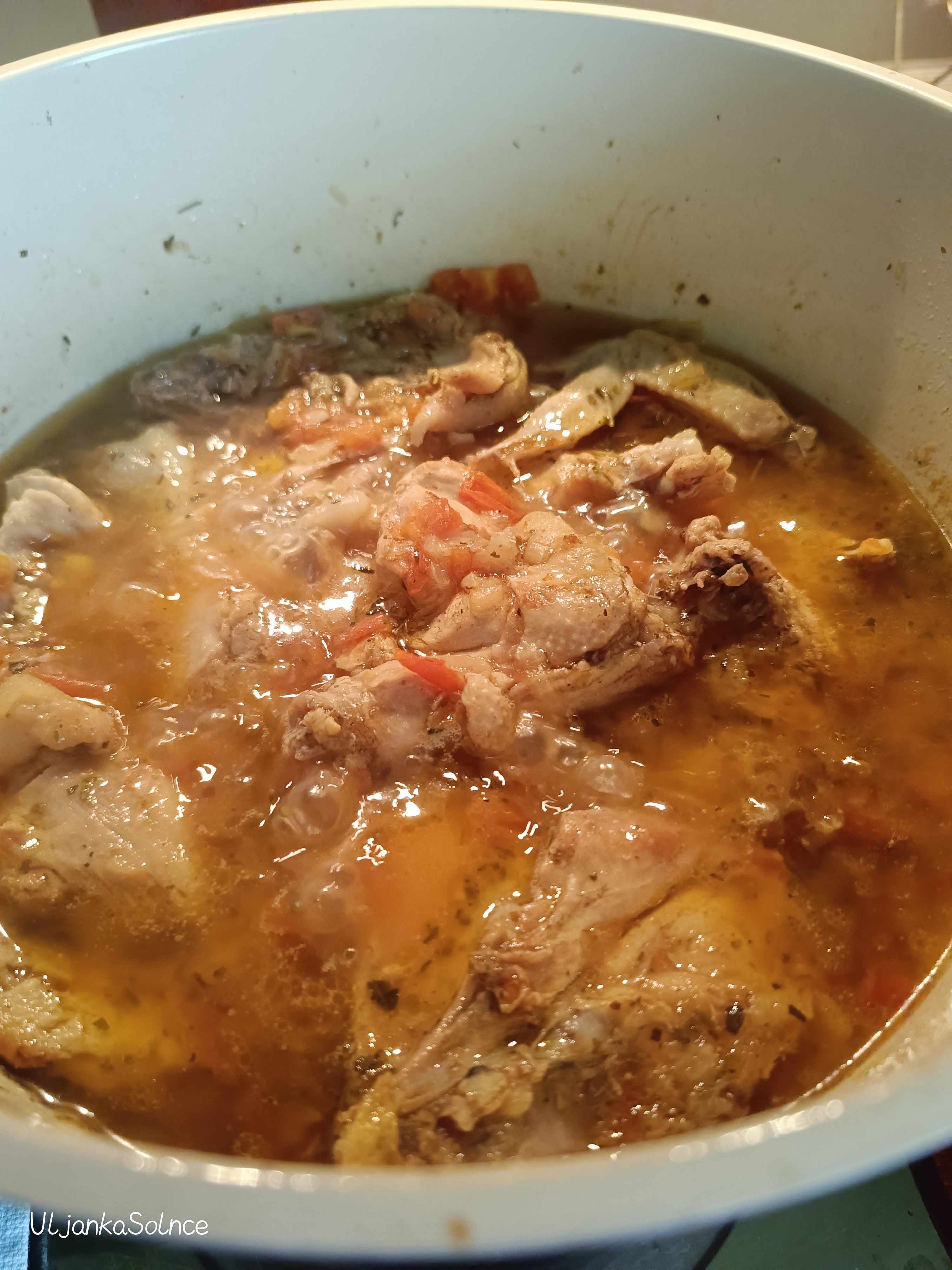 Тушёная курица с овощами 