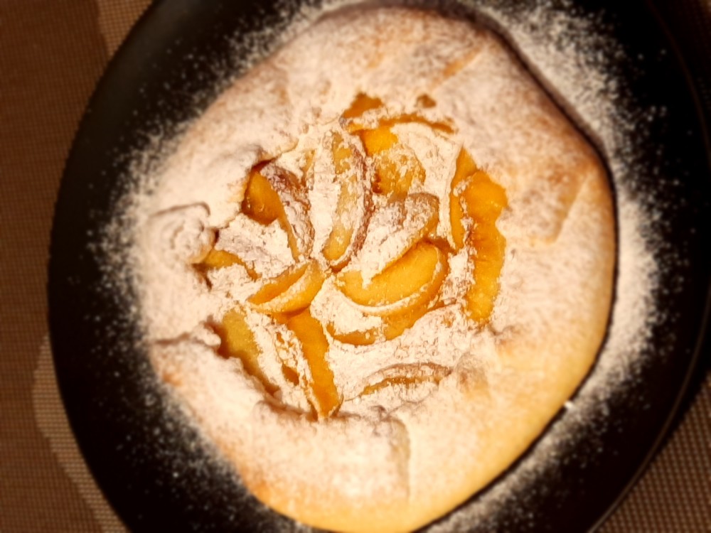 Галета со сметанным кремом и нектаринами