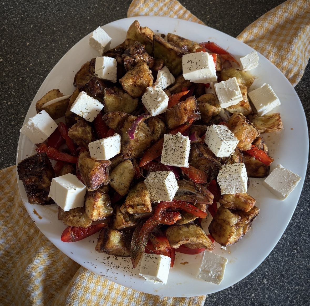 Салат с хрустящими баклажанами