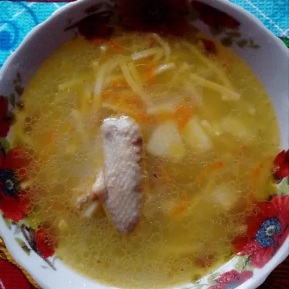 Суп лапша на куриных крылышках по-домашнему