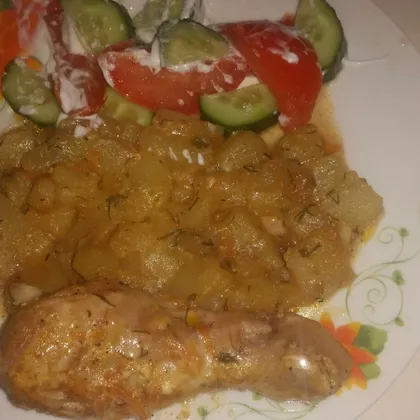 Тушеная картошка с курицей в сметанном соусе