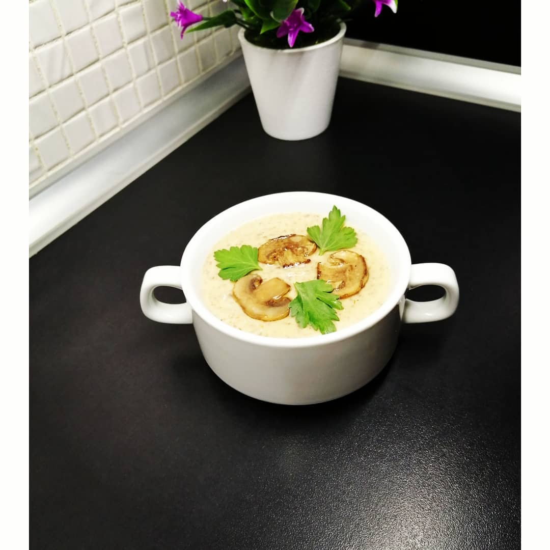 Простой рецепт супа-пюре из шампиньонов с картофелем