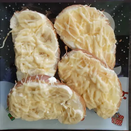 Бутерброды с яблоком и сыром; бананом и сыром