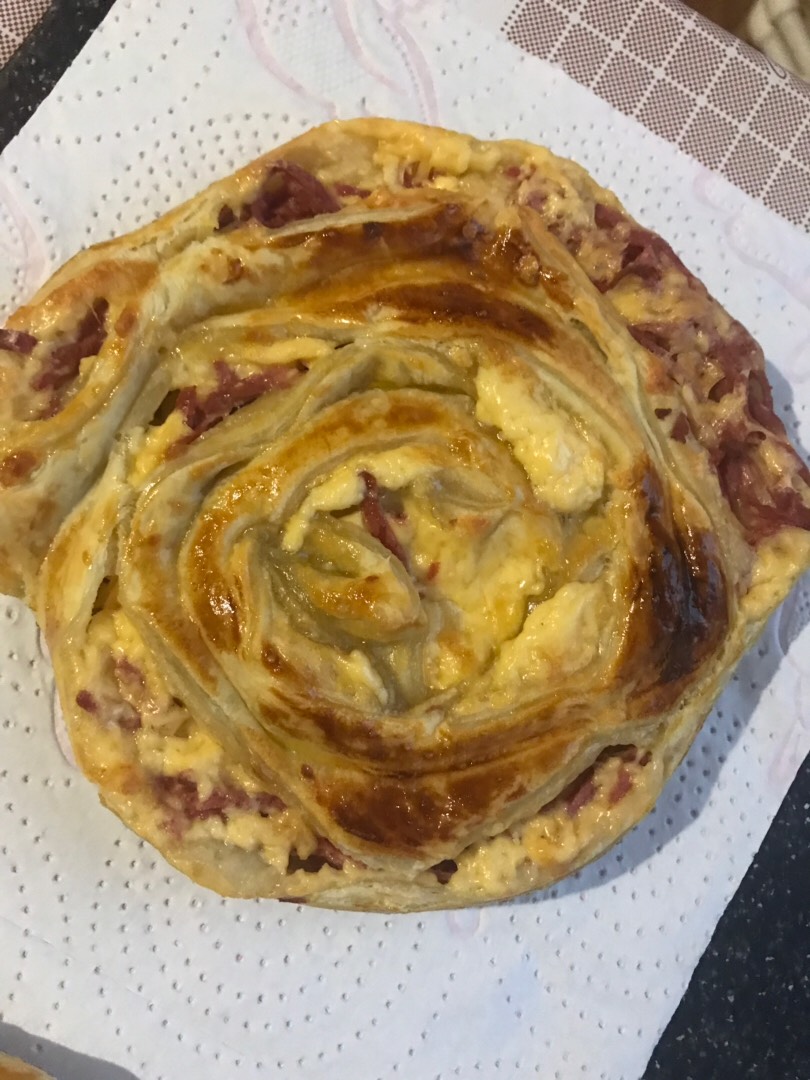 Роза 🌹 слоёная с сыром и колбасой