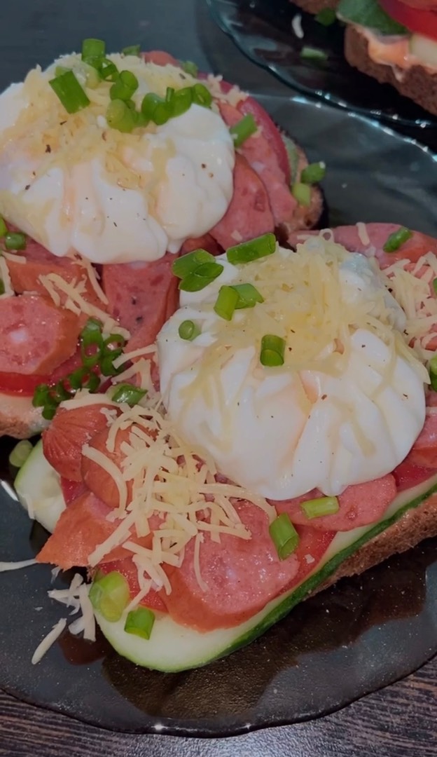 Бутерброд с яйцом пашот