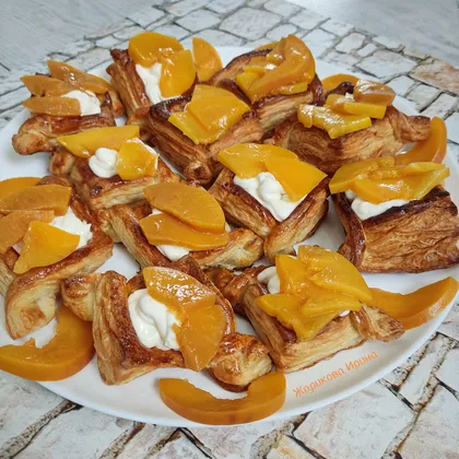Пирожные "Лодочки" с маскарпоне и персиками