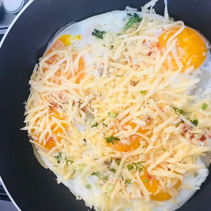 Яичница 🍳 на сале 😋