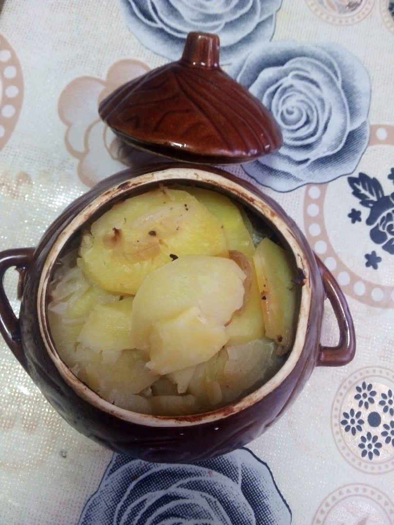 Как приготовить картошку с мясом в горшочке рецепт с фото пошагово
