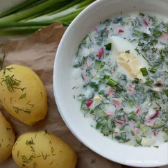 Окрошка вприкуску с горячим картофелем