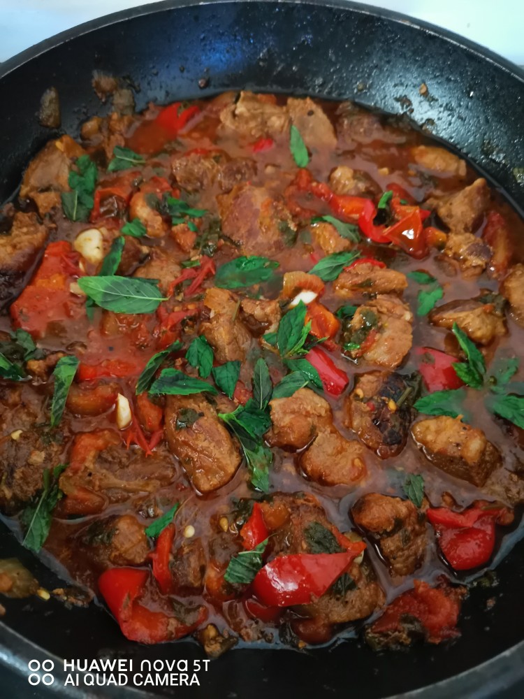 Мясо, тушеное по-венгерски