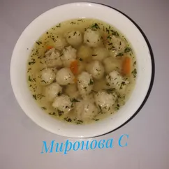 Шарики из куриного фарша с бульоном