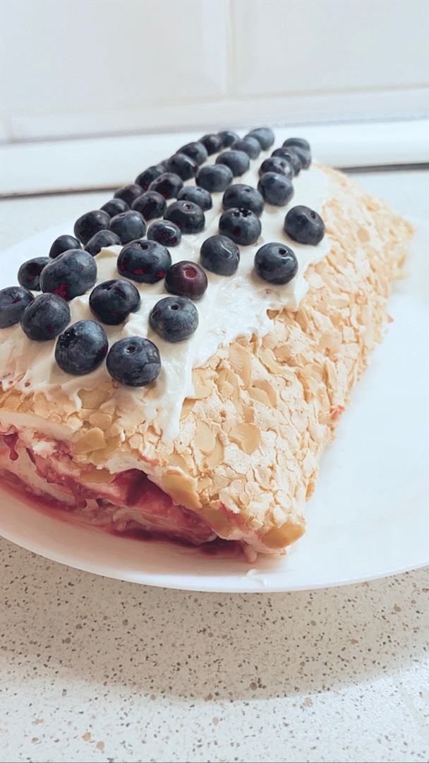 Меренговый рулет