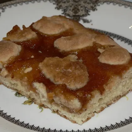 Пирог сметанный с яблочно - абрикосовым вареньем