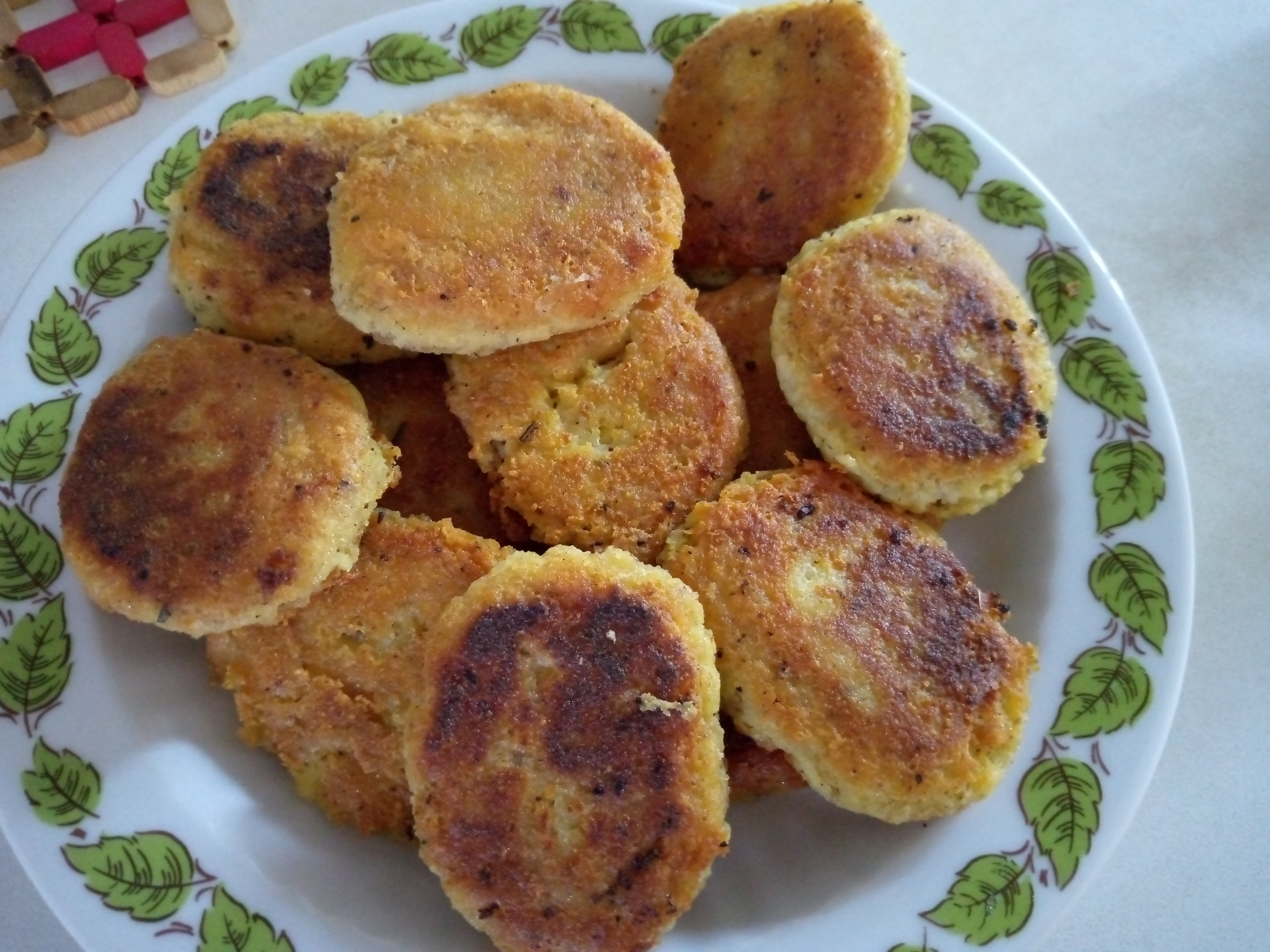 Драники с картофеля и куриной кожицы
