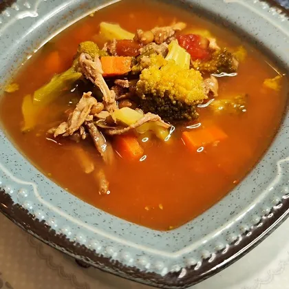 Томатный суп с броколи и полбой