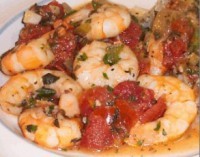 Креветки с овощами и томатным соусом