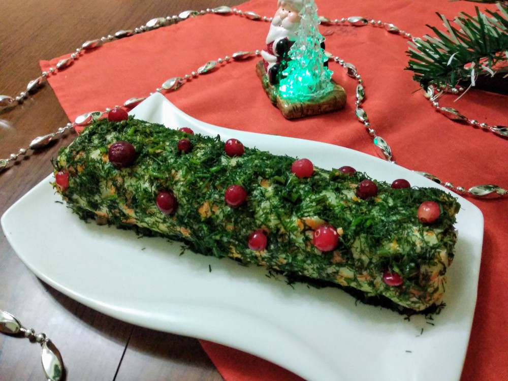 Вкусный салат "Новогоднее поленце"