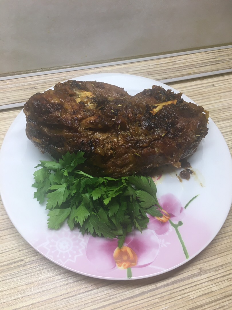 Стейк из баранины на луковой подушке