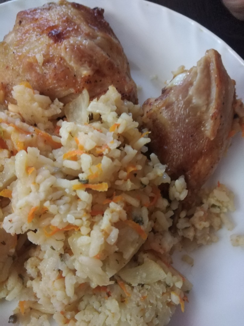 Курица в горшочке с рисом