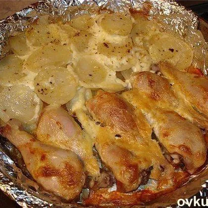 Картофель, запеченный с куриными ножками