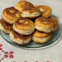 Пирожки с сыром и колбасой 