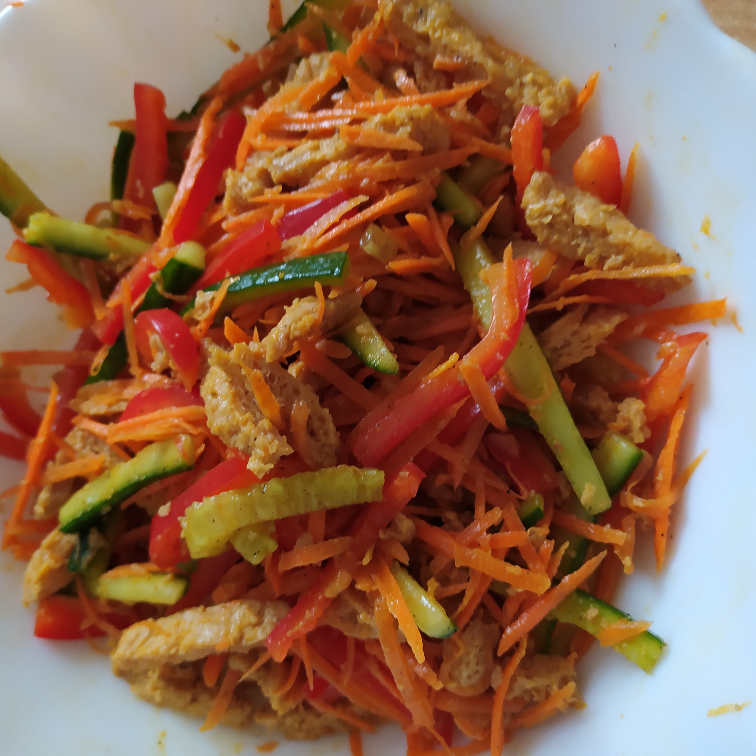 Салат с соевым мясом и морковью по-корейски 