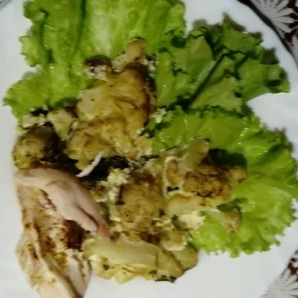 Цветная капуста с салатом и отварной курицей