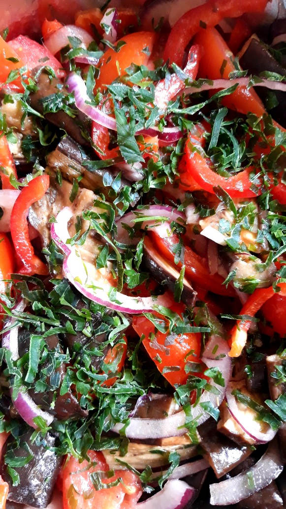 Салат с печеными баклажанами 🍆🍅🌶🥗