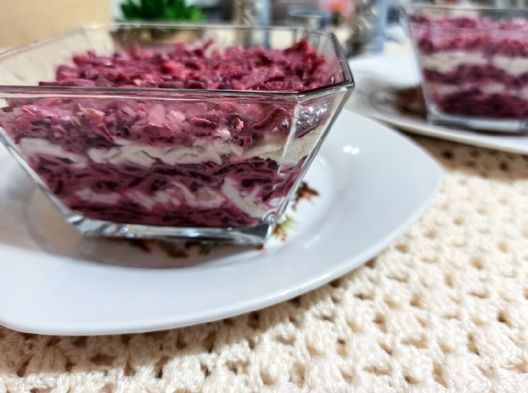 Салат - закуска из свёклы и брынзы