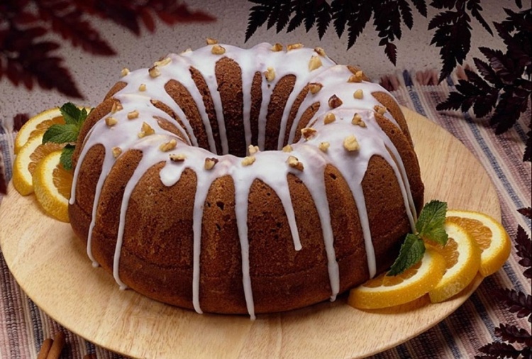 Кекс с финиками и шоколадом