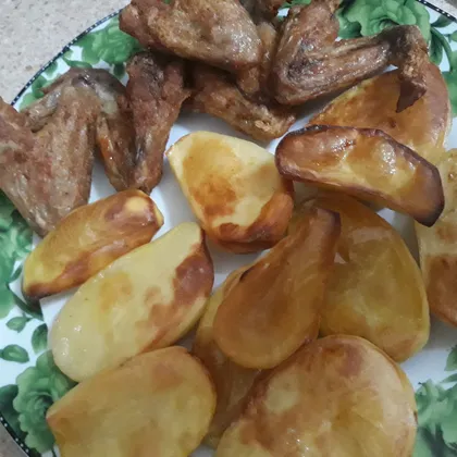 Картошка с крылышками в духовке