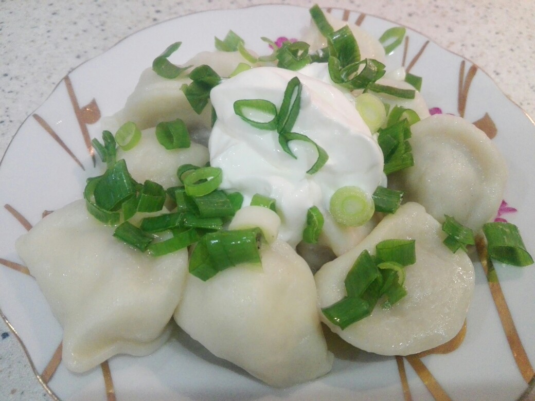 Запеченные пельмени в духовке с сыром и сметаной рецепт с фото пошагово