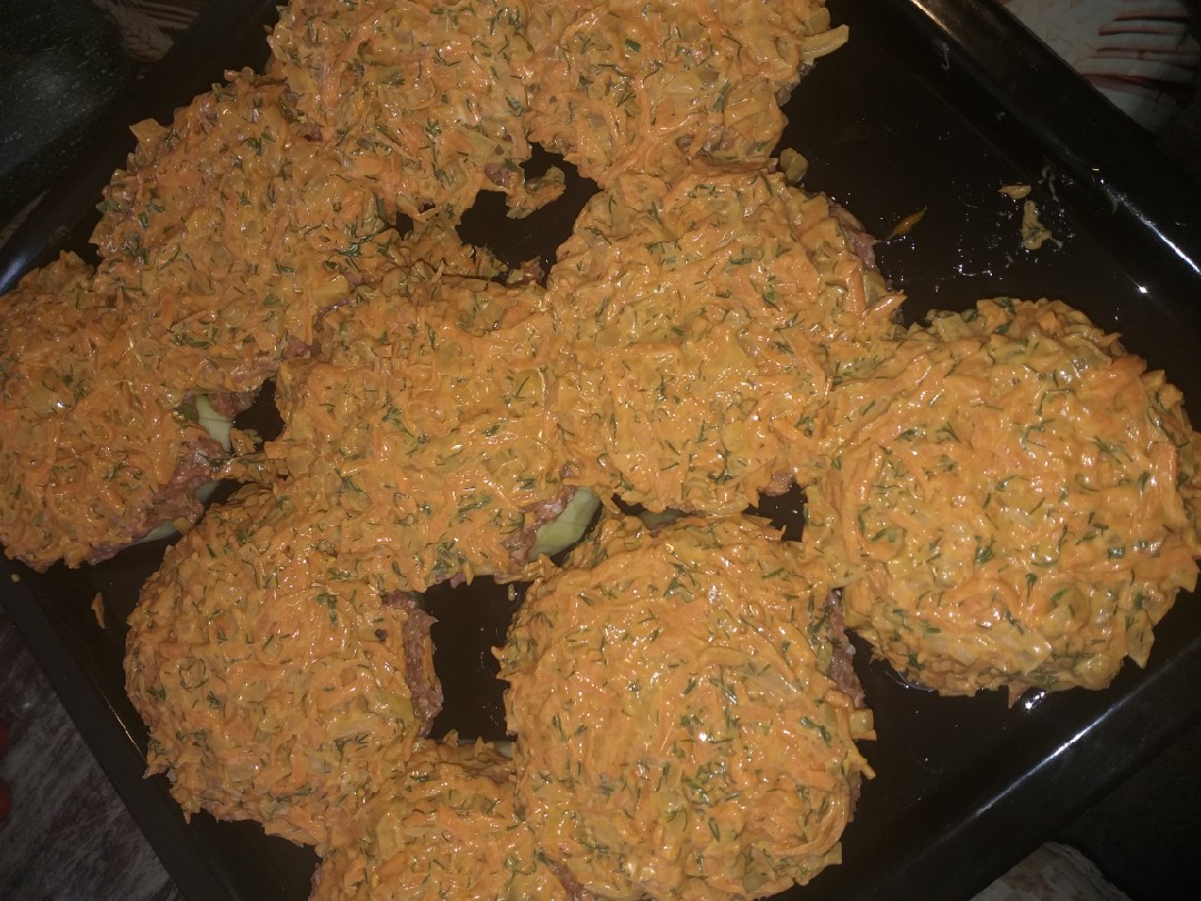 Кабачок с фаршем под овощной пассеровкой 😊