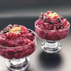 Салат со свеклой, черносливом и орехами