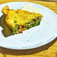 Очень вкусная и полезная запеканка 😋
👌🏼🥦🥓🍗🧀🥚🌶🥛