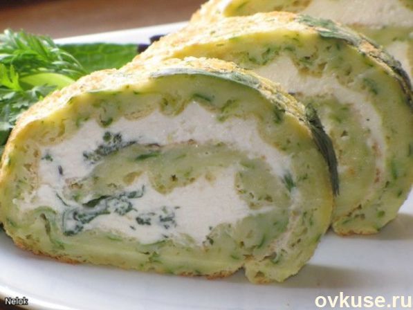 Кабачковый рулет с творожным кремом