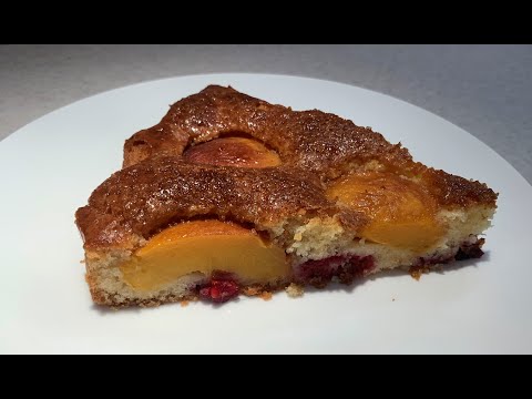 Нежный персиково-малиновый пирог под хрустящей карамельной корочкой