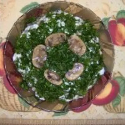 Салат из маринованных грибов с зеленым горошком