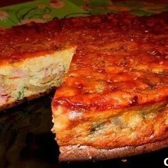 Пирог-сметанник с курицей и грибами