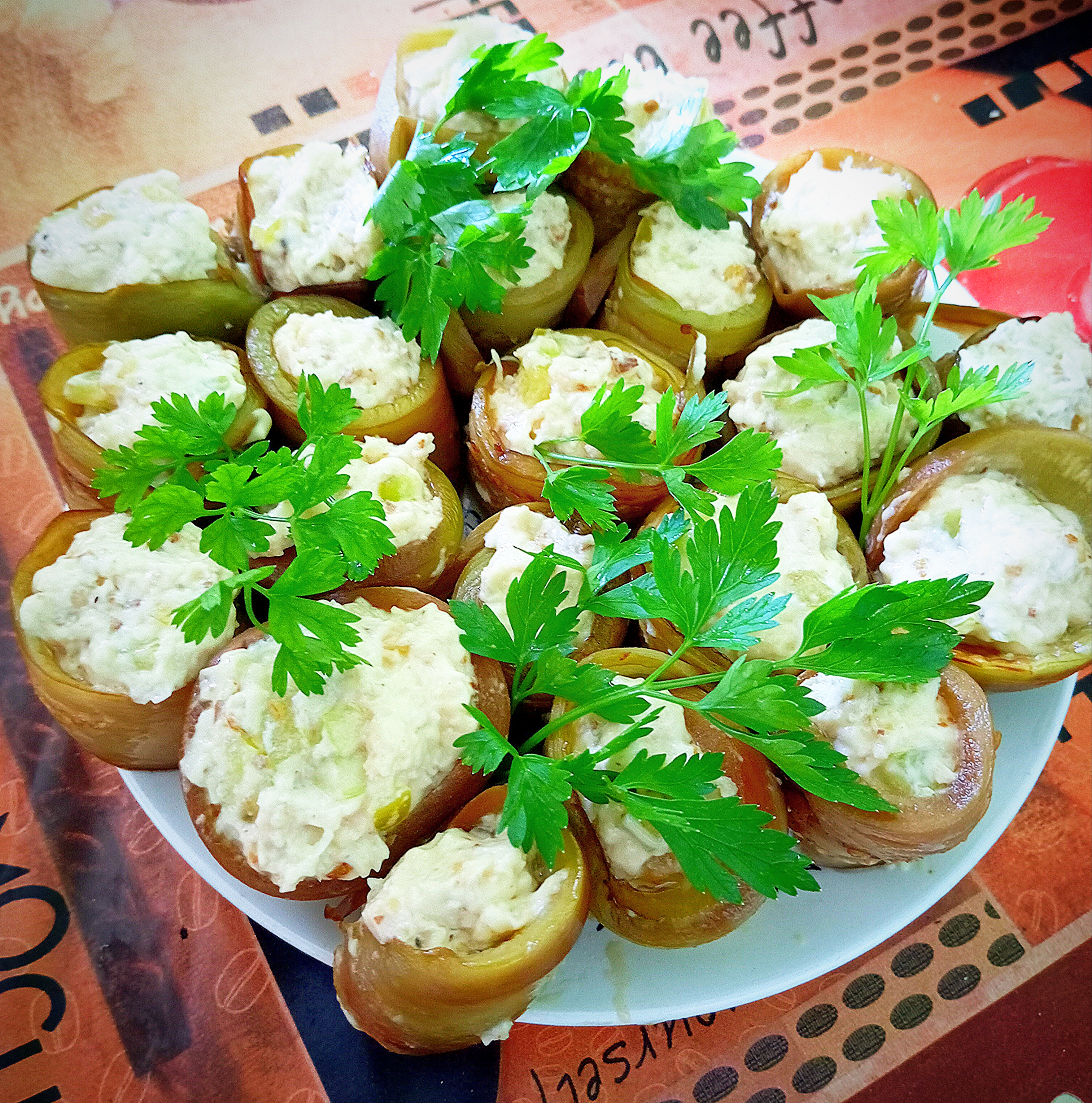 Рулетики из баклажанов