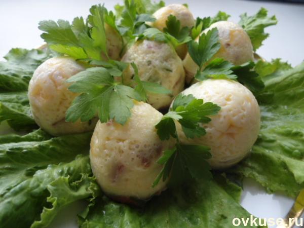 Яйца с начинкой из форм Eggies