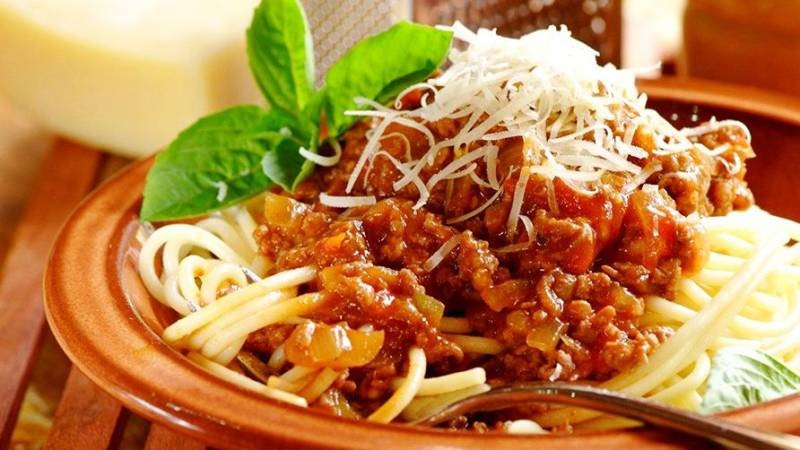 Макароны с соусом болоньезе