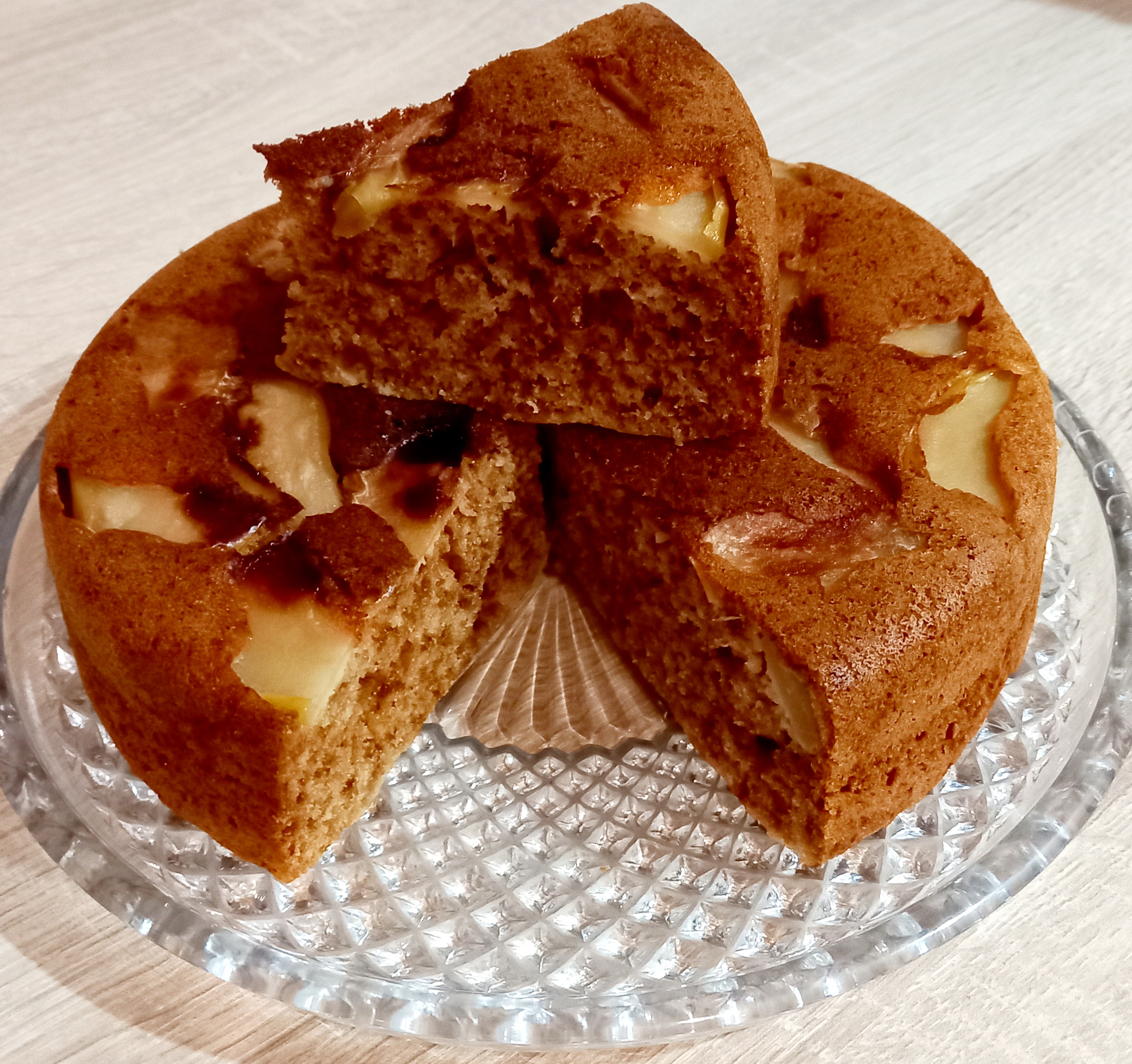 Шарлотка в мультиварке