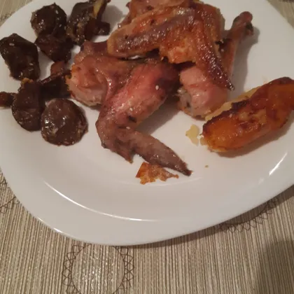 Запечённая курица с картофелем и грибами