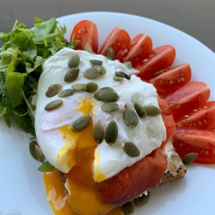 Вкусный и полезный завтрак с красной рыбой и яйцом «Пашот»🍞🥚